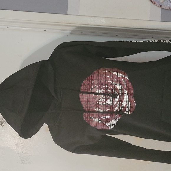 Black hoodie sweater with heart ❤️ graphic design! Print on each side of sleeve! - Picture 3 of 8